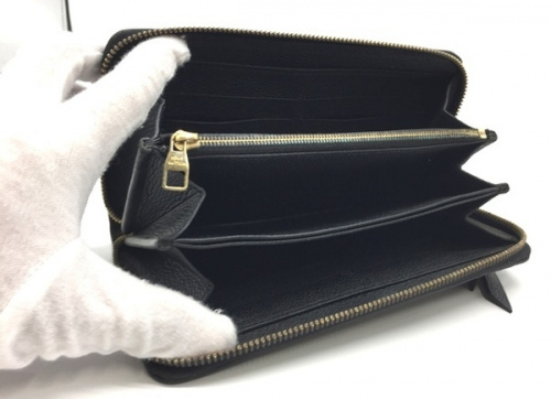 ジッピー・ウォレットのLOUIS VUITTON