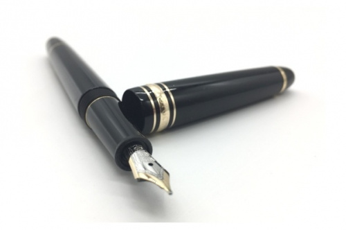 万年筆のMONTBLANC