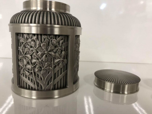 ティーキャディーのROYAL SELANGOR