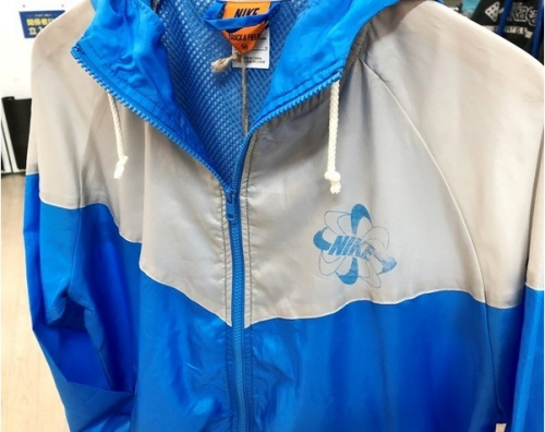 ウィンドランナーのNike(ナイキ)