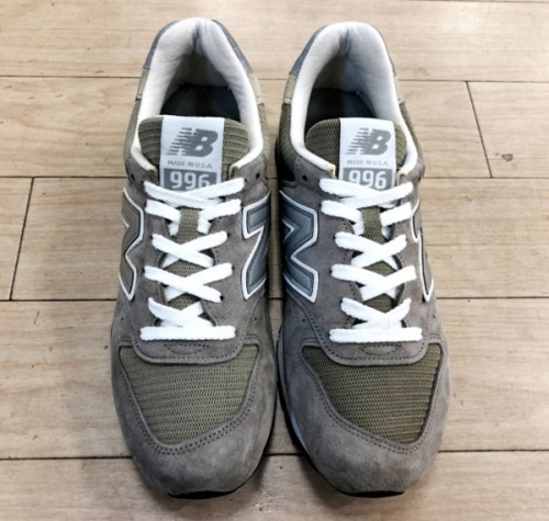 スニーカーのNEW BALANCE