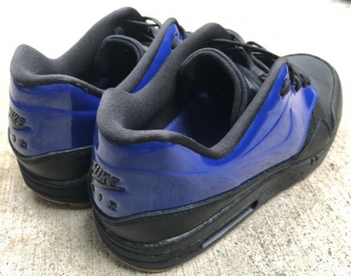 スニーカーのNIKE×UNDEFEATED