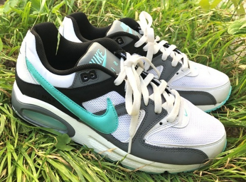 スニーカーのAIRMAX COMMAND