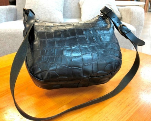 レザーショルダーバッグのIL BISONTE（イル ビゾンテ）