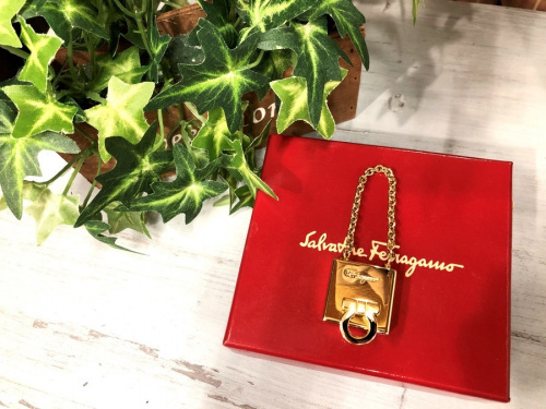 ブランド・ラグジュアリーのアクセサリー