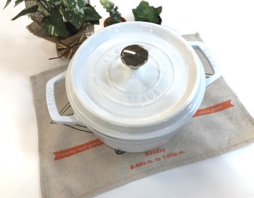 キッチン雑貨の鍋
