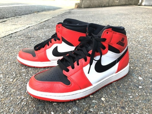 靴のスニーカー