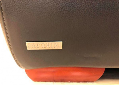 2人掛けレザーソファーのSAPORINI