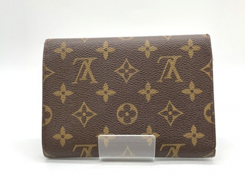 3つ折り財布のLOUIS VUITTON