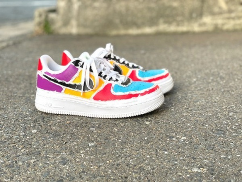 靴のスニーカー