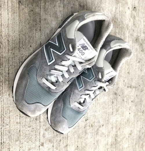 スニーカーのNEW BALANCE