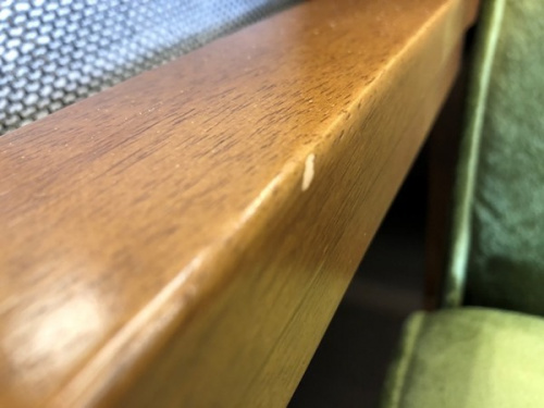 ブラウン×グリーンのリサイクルショップ　福岡