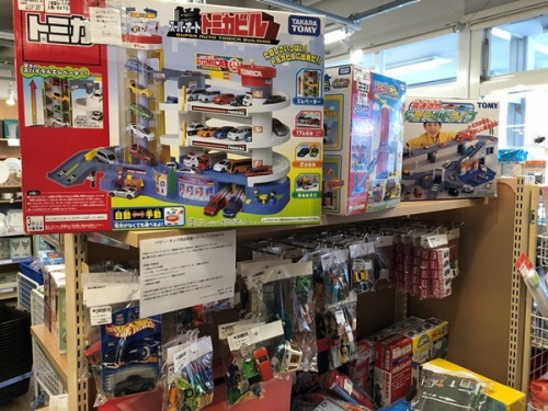 プラレール　トミカのフィギュア　プラモデル