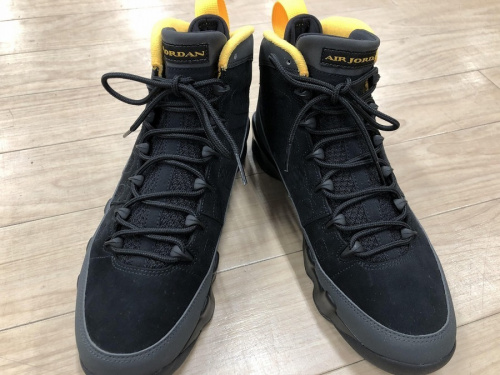 スニーカーのAIR JORDAN