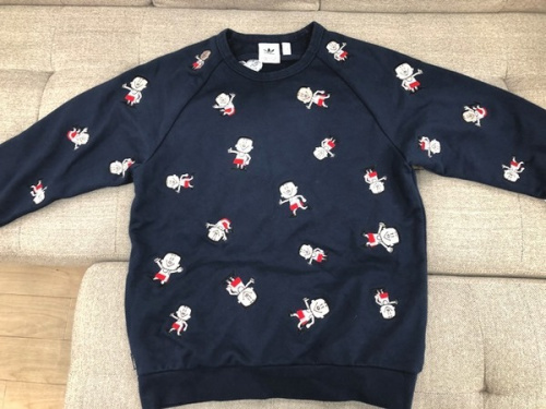 スウェットのadidas