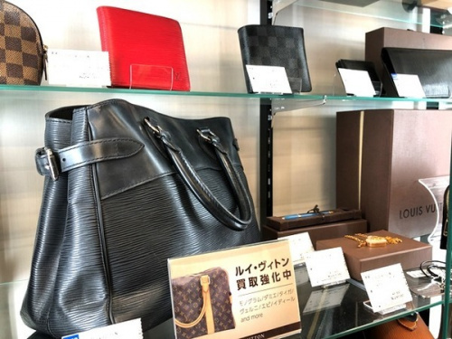 バッグのLOUIS VUITTON