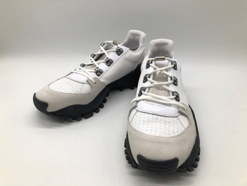 スニーカーのローカットスニーカー