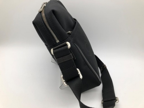 バッグのショルダーバッグ