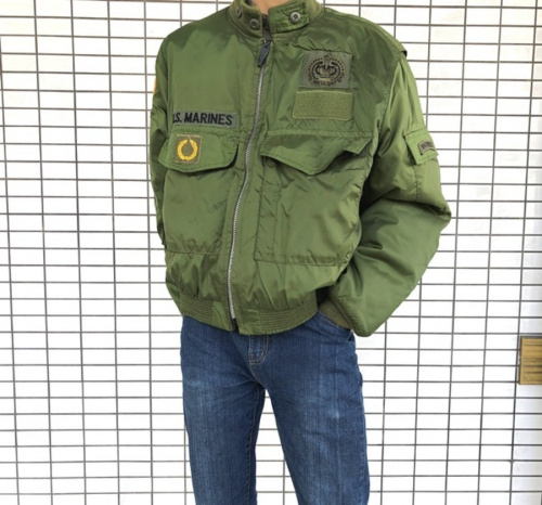 ジャケットのフライトジャケット