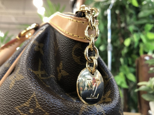 LOUIS VUITTONのバッグ　ブランド　中古