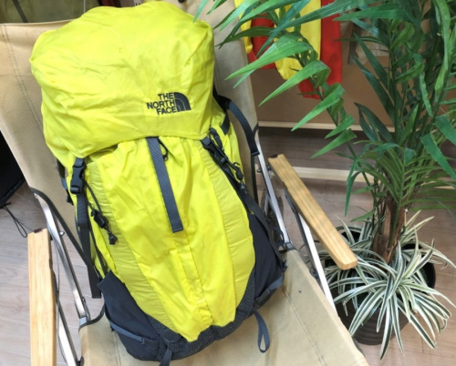 アウトドア用品のアウトドアウェア