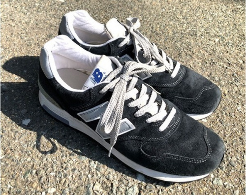 スニーカーのNEW BALANCE