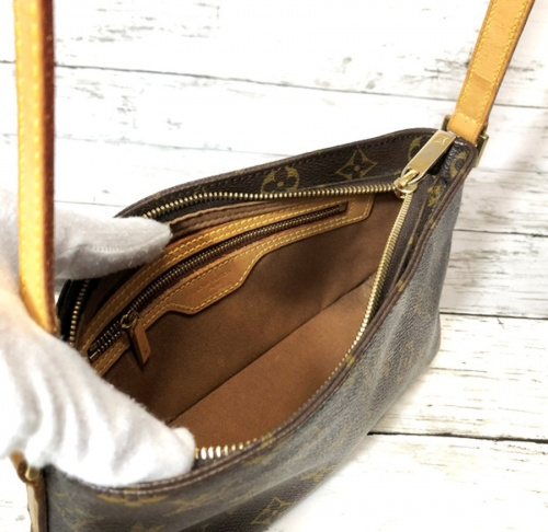 ルイヴィトンのLOUIS VUITTON
