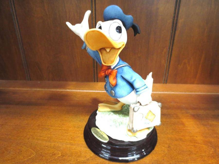 ジョゼッペアルマーニ ドナルドダック 限定フィギュア ディズニーコーナーより！ジョゼッペ・アルマーニ『ドナルド