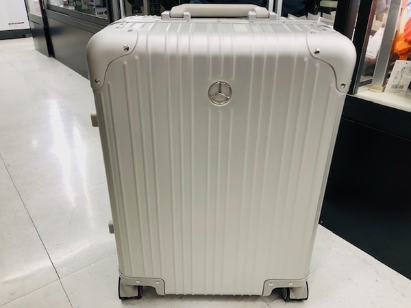 メルセデスベンツ正規ディーラー成約記念品メルセデス・ベンツアルミスーツケース 成約記念品！メルセデスベンツのアルミスーツケース買取入荷致し