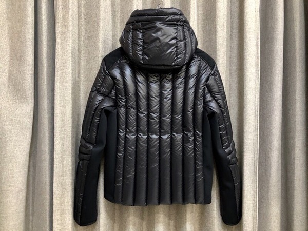 PRADAのダウンジャケットを買取入荷致しました！！【トレファク横浜