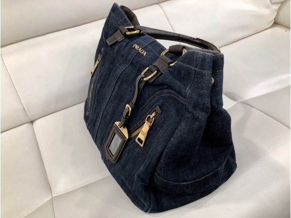 プラダのデニムトートバッグが買取入荷致しました