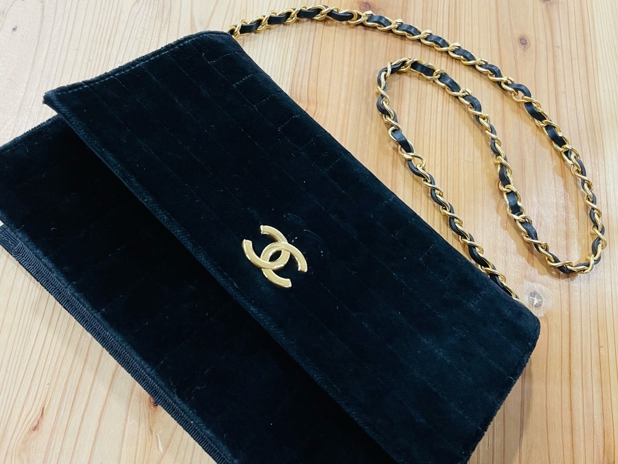 【CHANEL】シャネル チェーンショルダー マドモアゼル ダブルチェーン ベロア 黒 レディース ショルダーバッグ CHANEL（シャネル）のベロアチェーンショルダーバッグ『マドモアゼル
