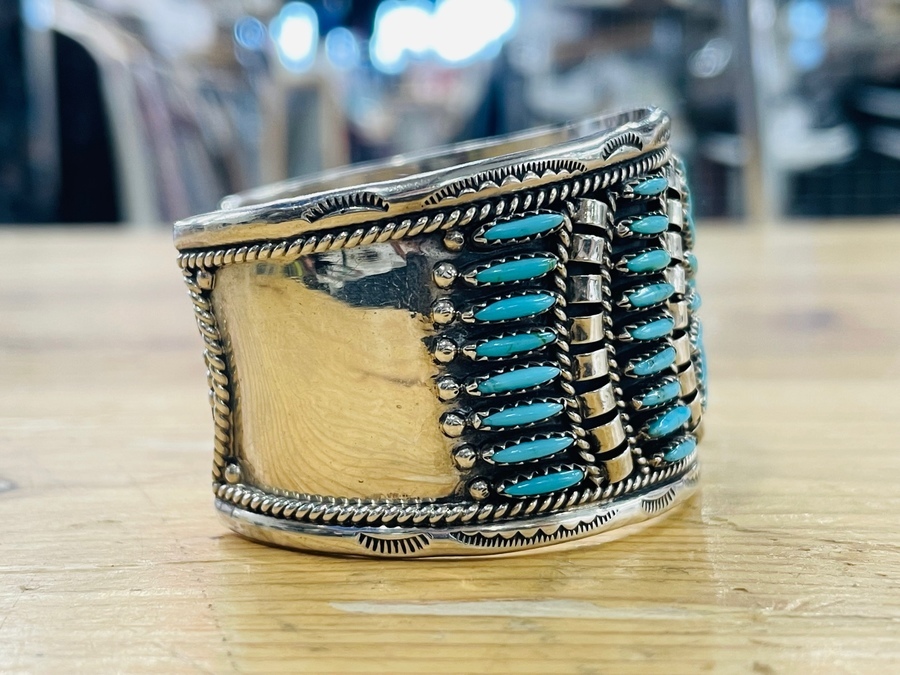 Running bear studio（ランニングベアスタジオ）のシルバー×ターコイズ