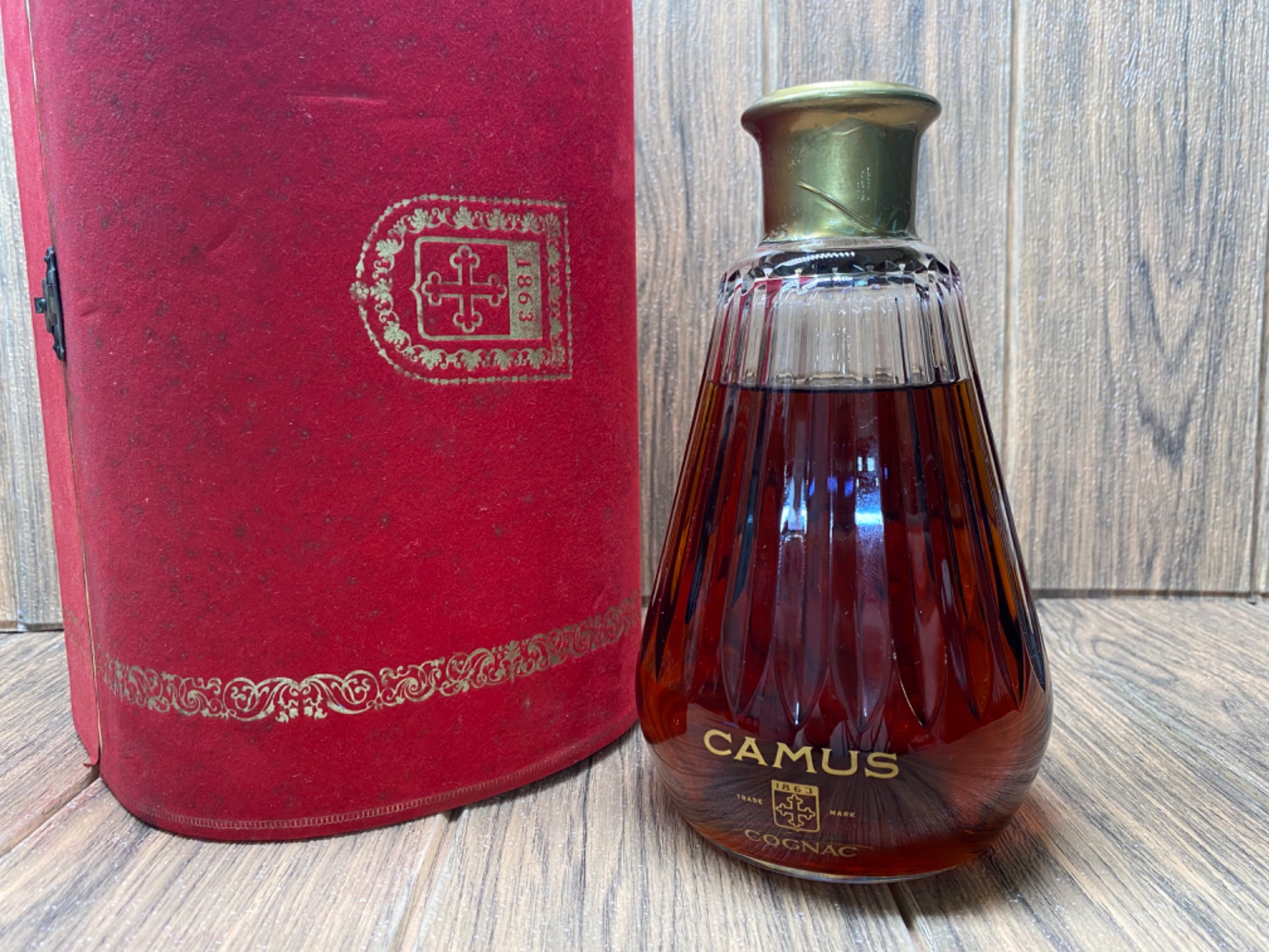 CAMUS(カミュ) コニャック カラフェバカラ 700mlが買取入荷致しました