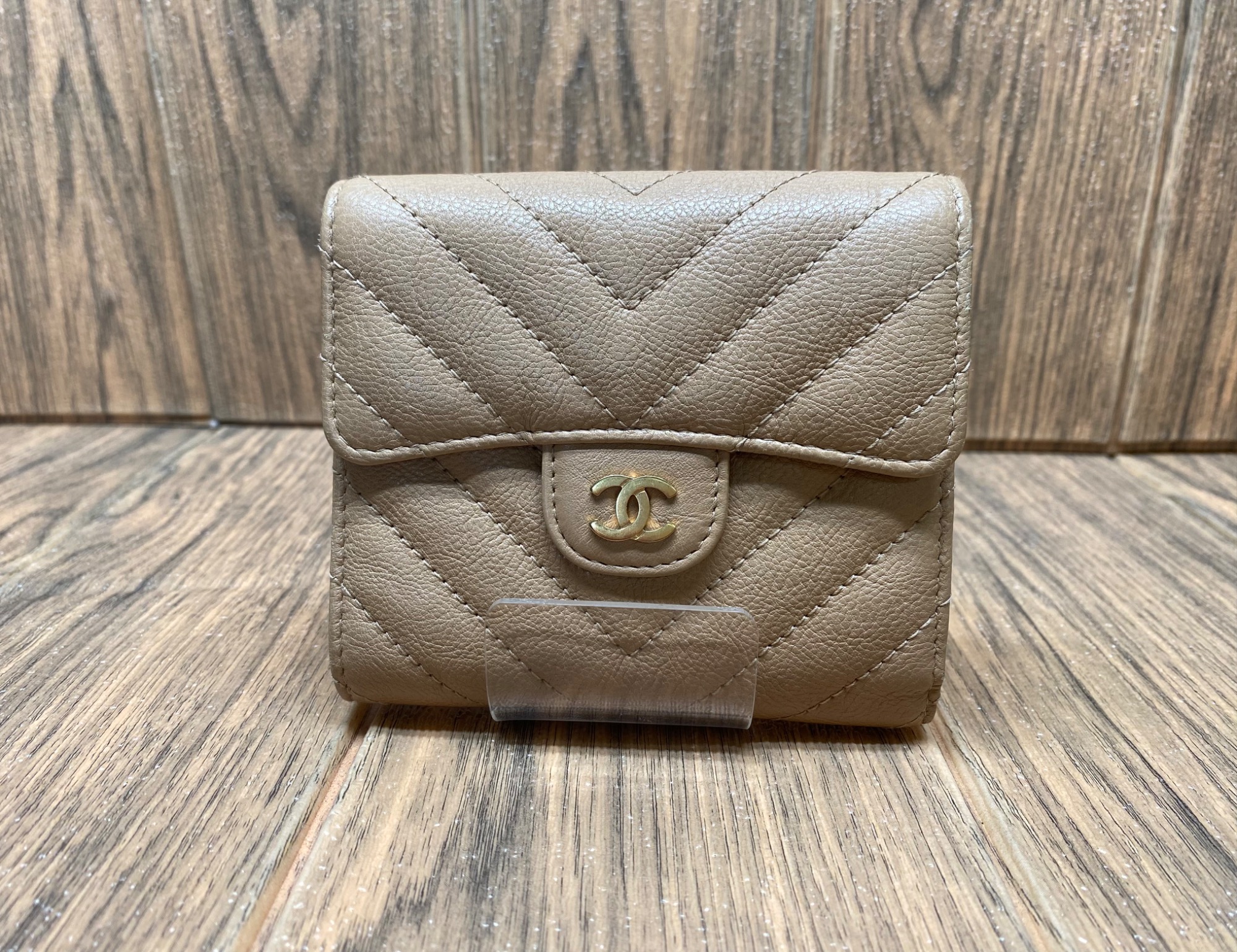 シャネル シェブロン三つ折り財布 キャビアスキン シャネル ミニ財布/三つ折り財布 CHANEL 財布