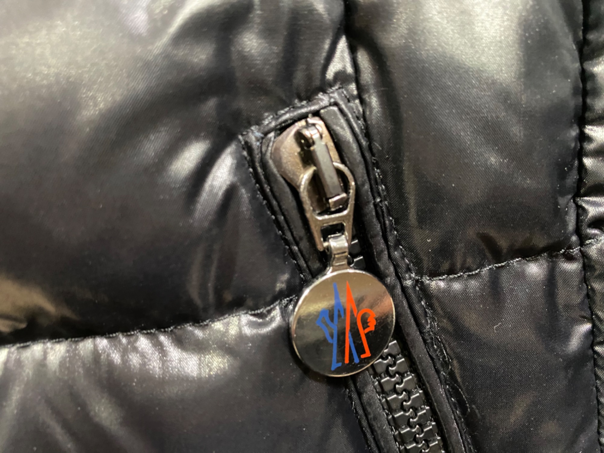 MONCLER(モンクレール)ダウンジャケット ARMOISE(アルモワーズ MONCLER(モンクレール)ダウンジャケット ARMOISE(アルモワーズ