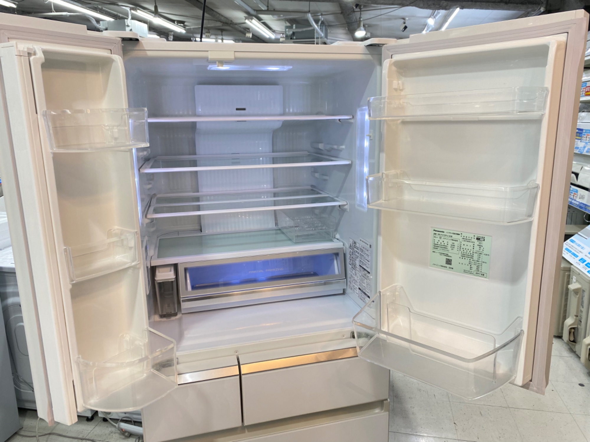 Panasonic(パナソニック) 6ドア冷蔵庫 NR-F472PV-W 2017年製が買取入荷