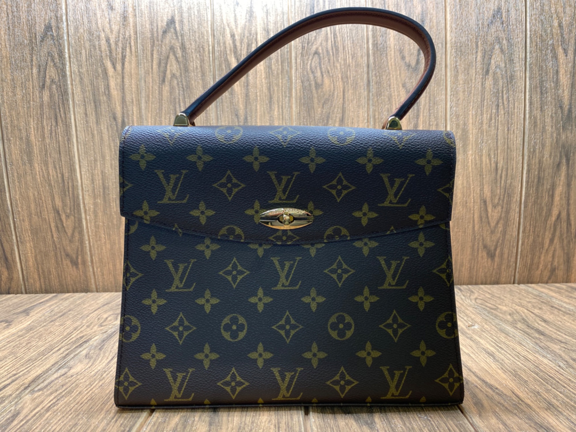 LOUIS VUITTON(モノグラム M51379)のハンドバッグが買取入荷しました！