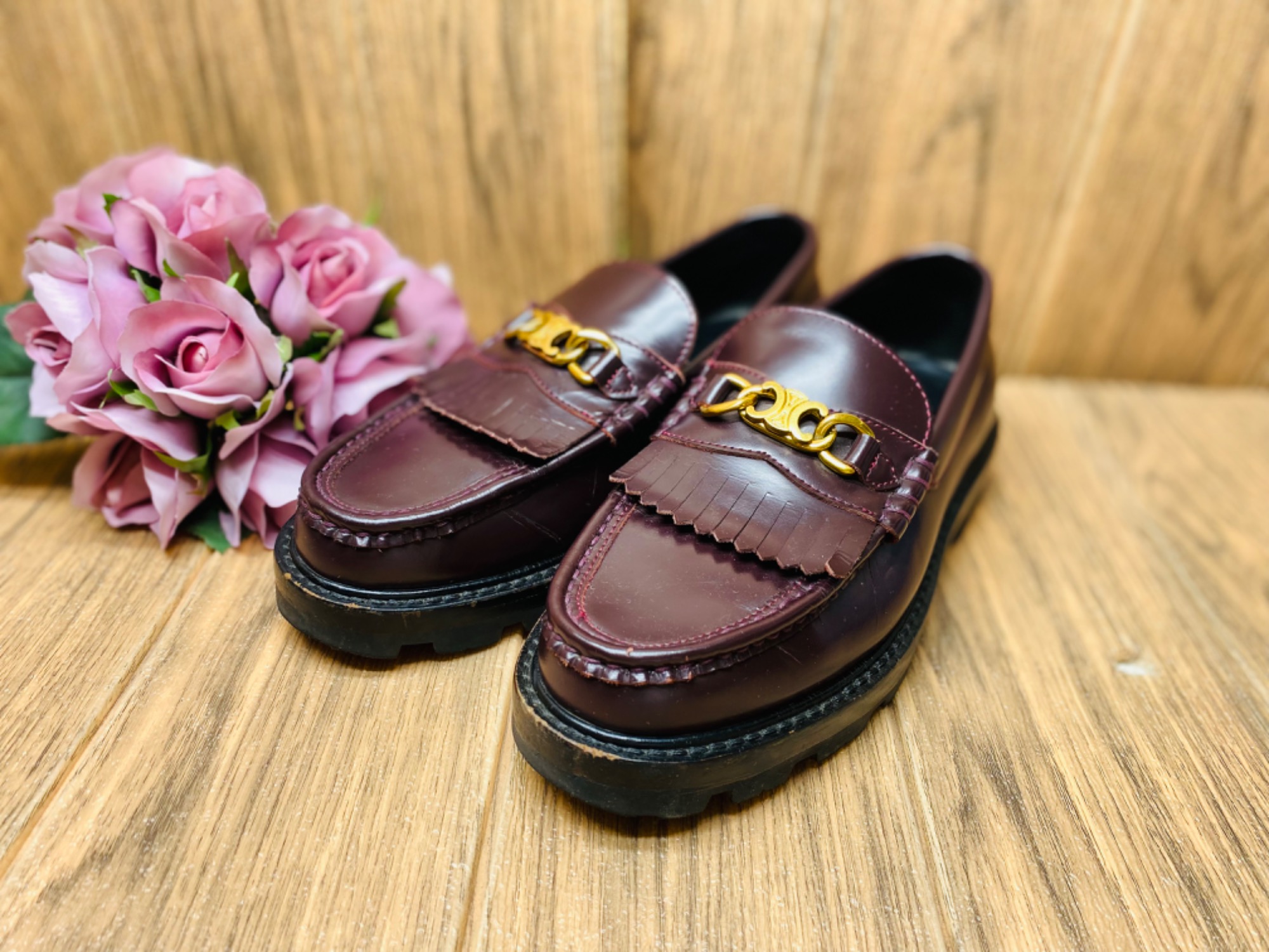 CELINE(セリーヌ)トリオンフチェーンマーガレットローファーが買取入荷