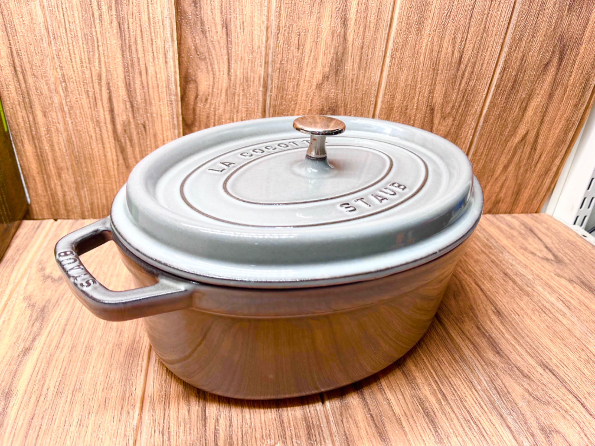ストウブ ピコ・ココット オーバル 29cm 白 staub STAUB 中古 Staub(ストウブ)】ピコ・ココット オーバル 29cm買取入荷致しました