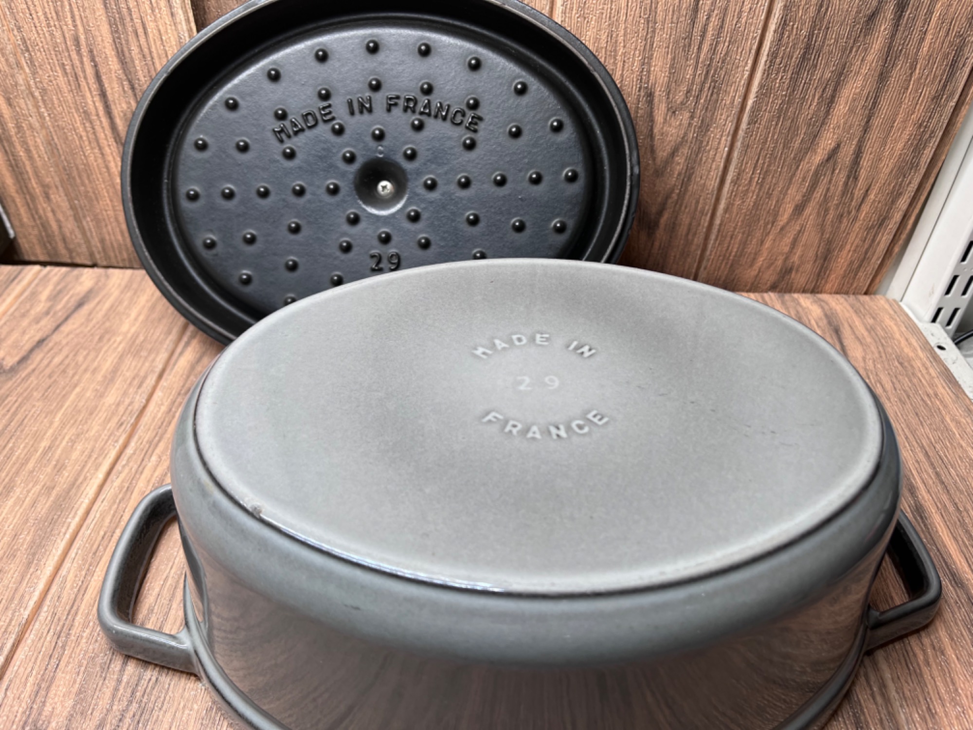 Staub(ストウブ)】ピコ・ココット オーバル 29cm買取入荷致しました
