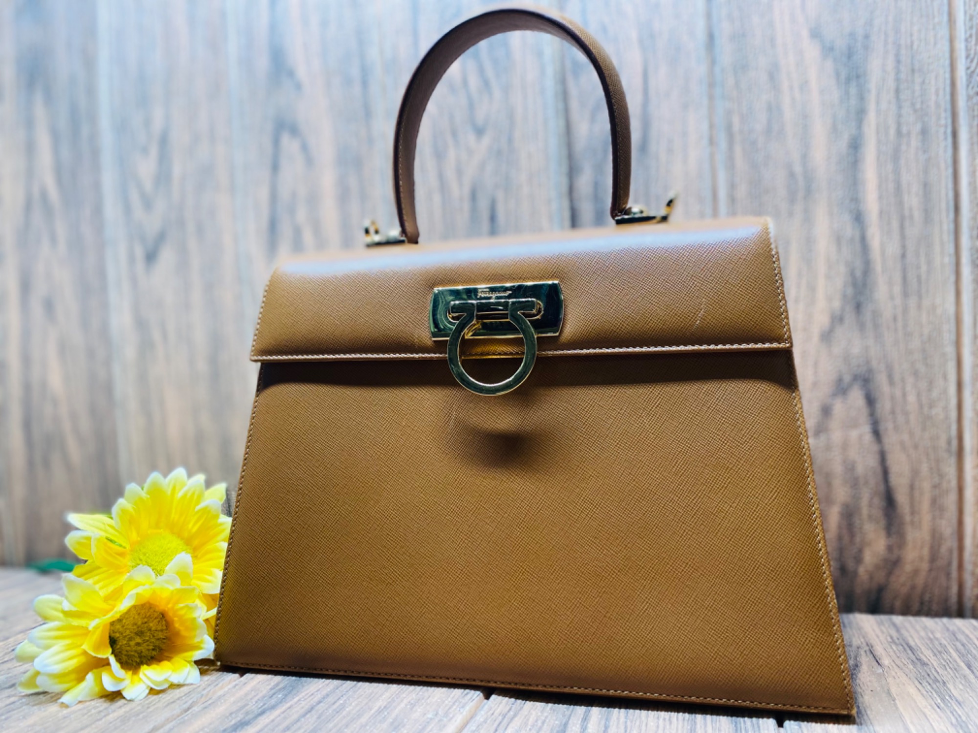 新品 フェラガモ ガンチーニ メンズ ジャガード イエローゴールド金具 100 FERRAGAMO（フェラガモ） 並行輸入 カードケース ガンチーニ 220404