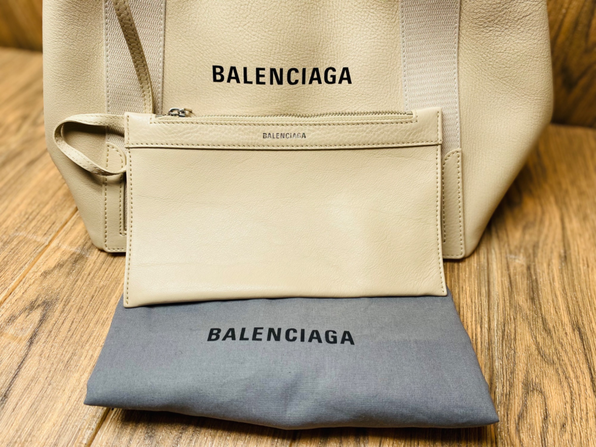 BALENCIAGA (バレンシアガ) カバスSトートバッグ が買取入荷しま