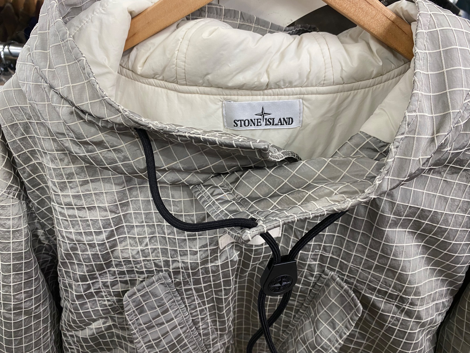 STONE ISLAND(ストーンアイランド)アノラックパーカーが買取入荷
