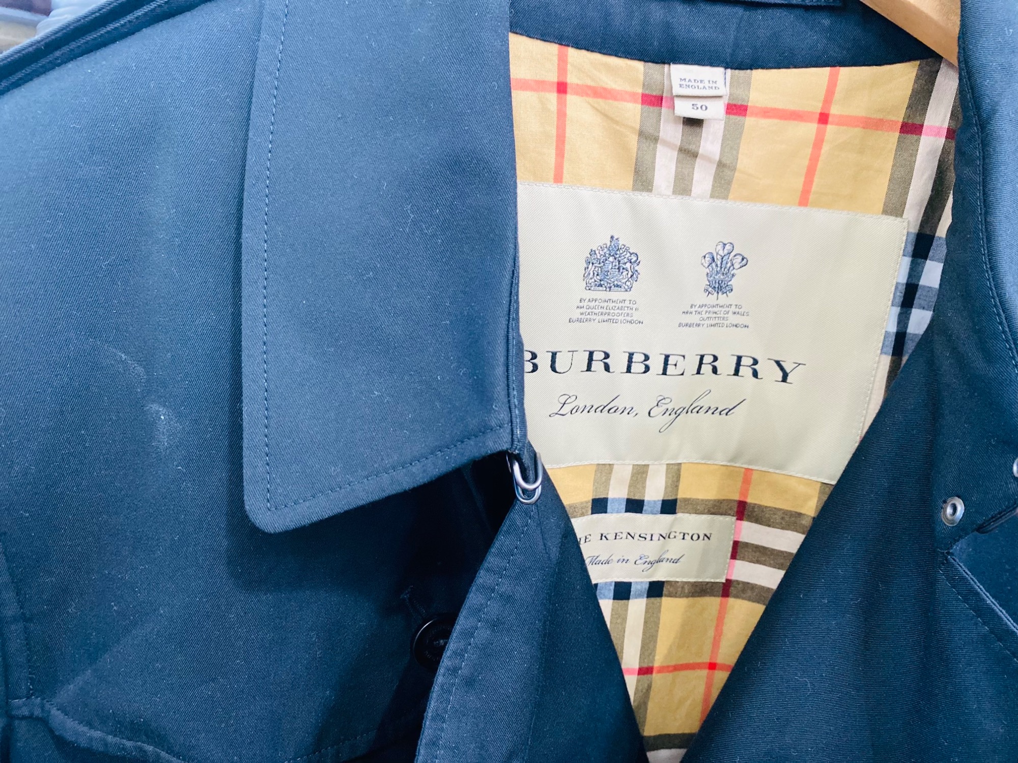 BURBERRY(バーバリー) 裏ノバチェック ロングトレンチコートが BURBERRY(バーバリー) 裏ノバチェック ロングトレンチコートが