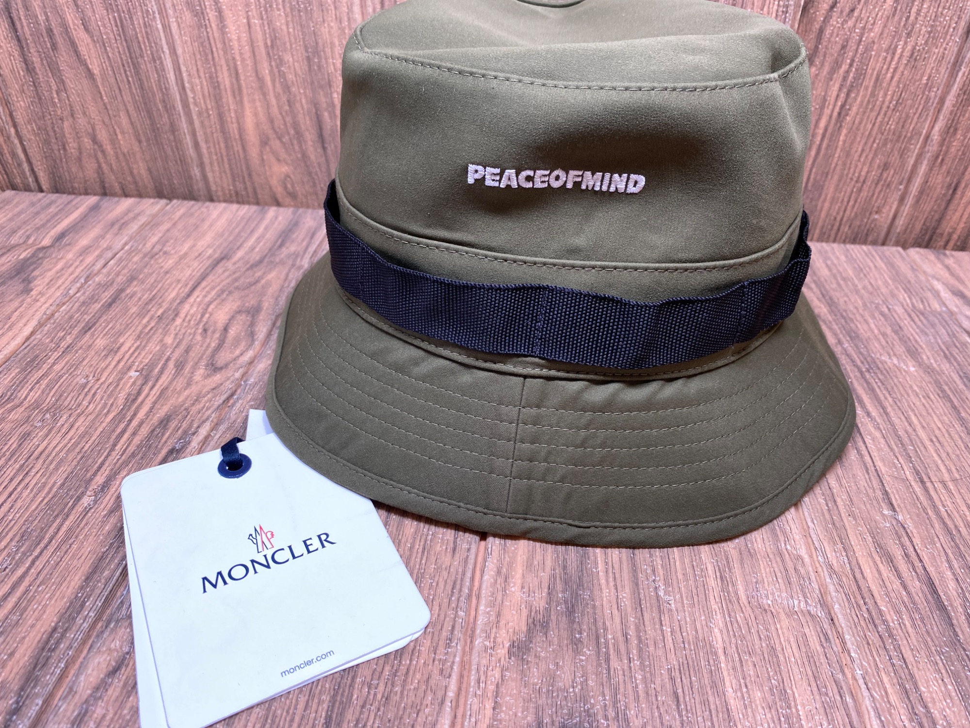 驚きの値段での商品をすべて MONCLER(モンクレール)のバケットハット店頭販売中です。｜2025 帽子