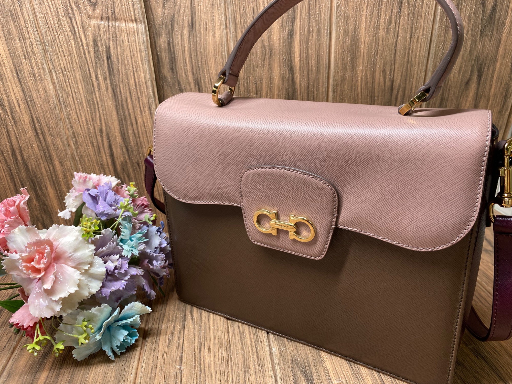 salvatore ferragamo 2way バッグ 総柄 ガンチーニ Salvatore Ferragamo(フェラガモ) 2WAYバッグ ガンチーニが買取