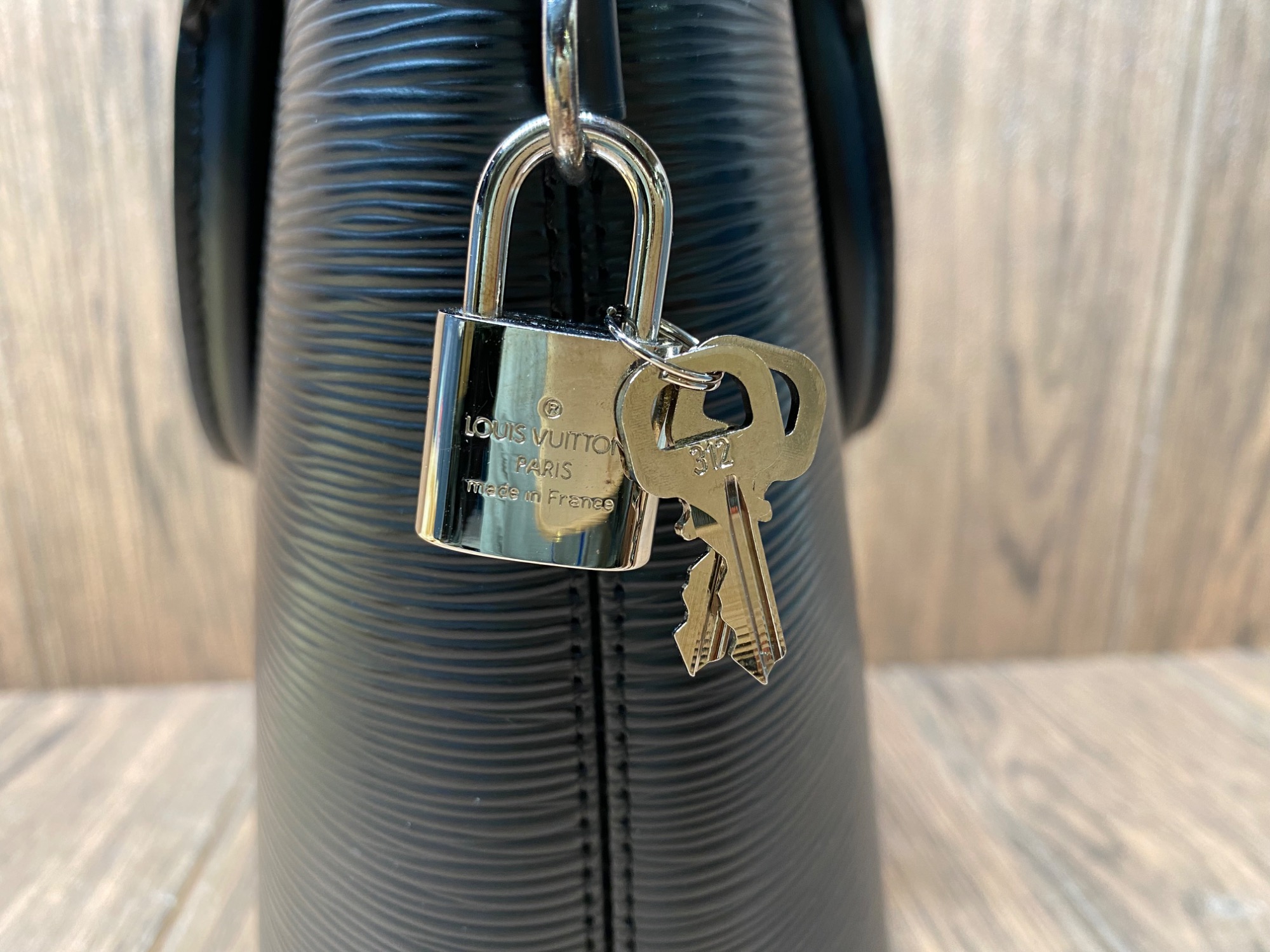 ぶどう【美品】LOUISVUITTON ルイヴィトン ロックイット ぶどう【美品