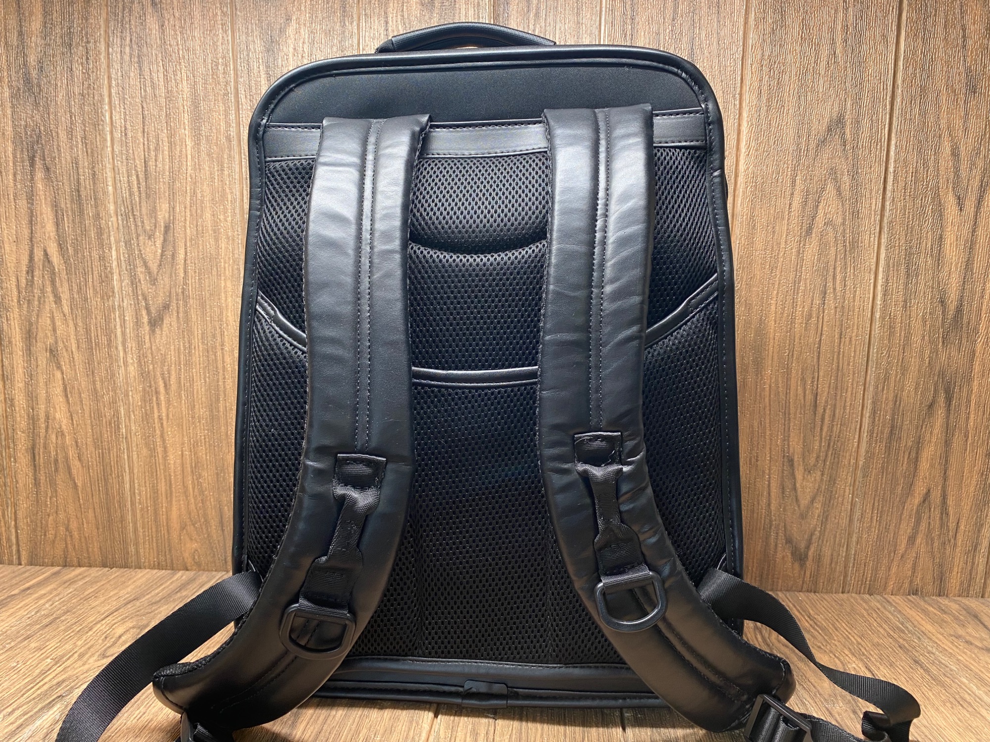 TUMI(トゥミ) レザーリュック Alpha(アルファ) 買取入荷しました