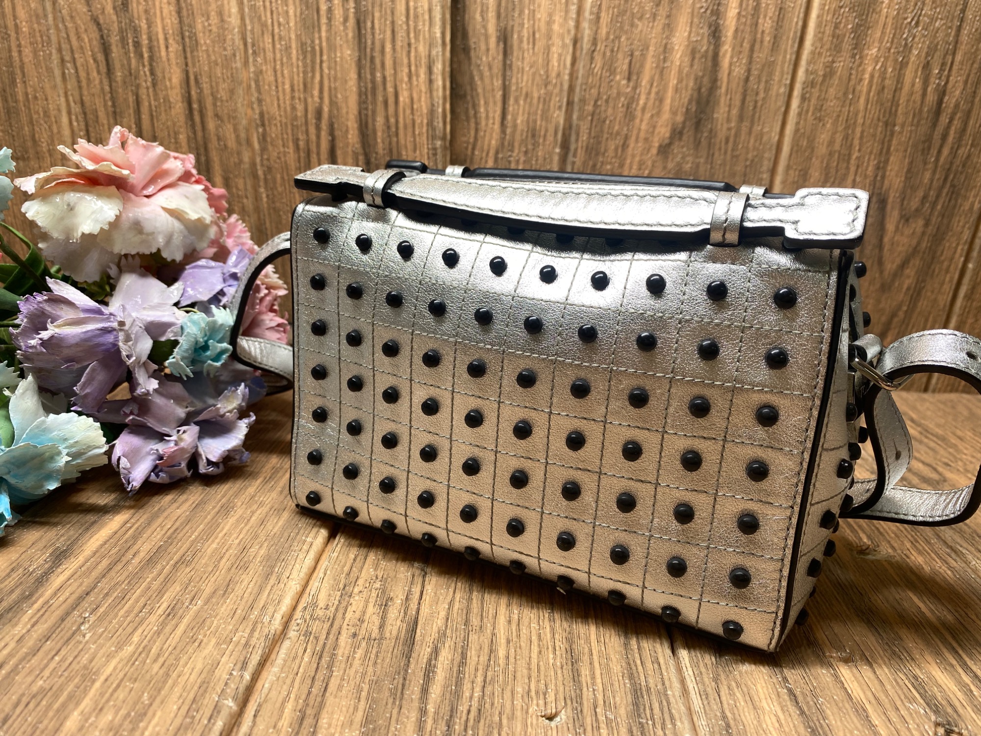 T様 ご購入予定品 TOD'S(トッズ) ショルダーバッグ ゴンミーニ 買取入荷しました。｜2026